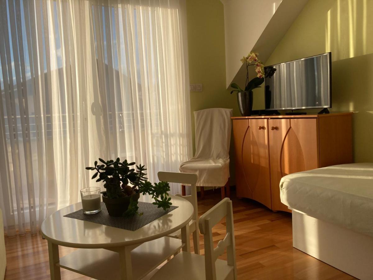 Natasha'S Garden House Leilighet Dol pri Ljubljani Eksteriør bilde